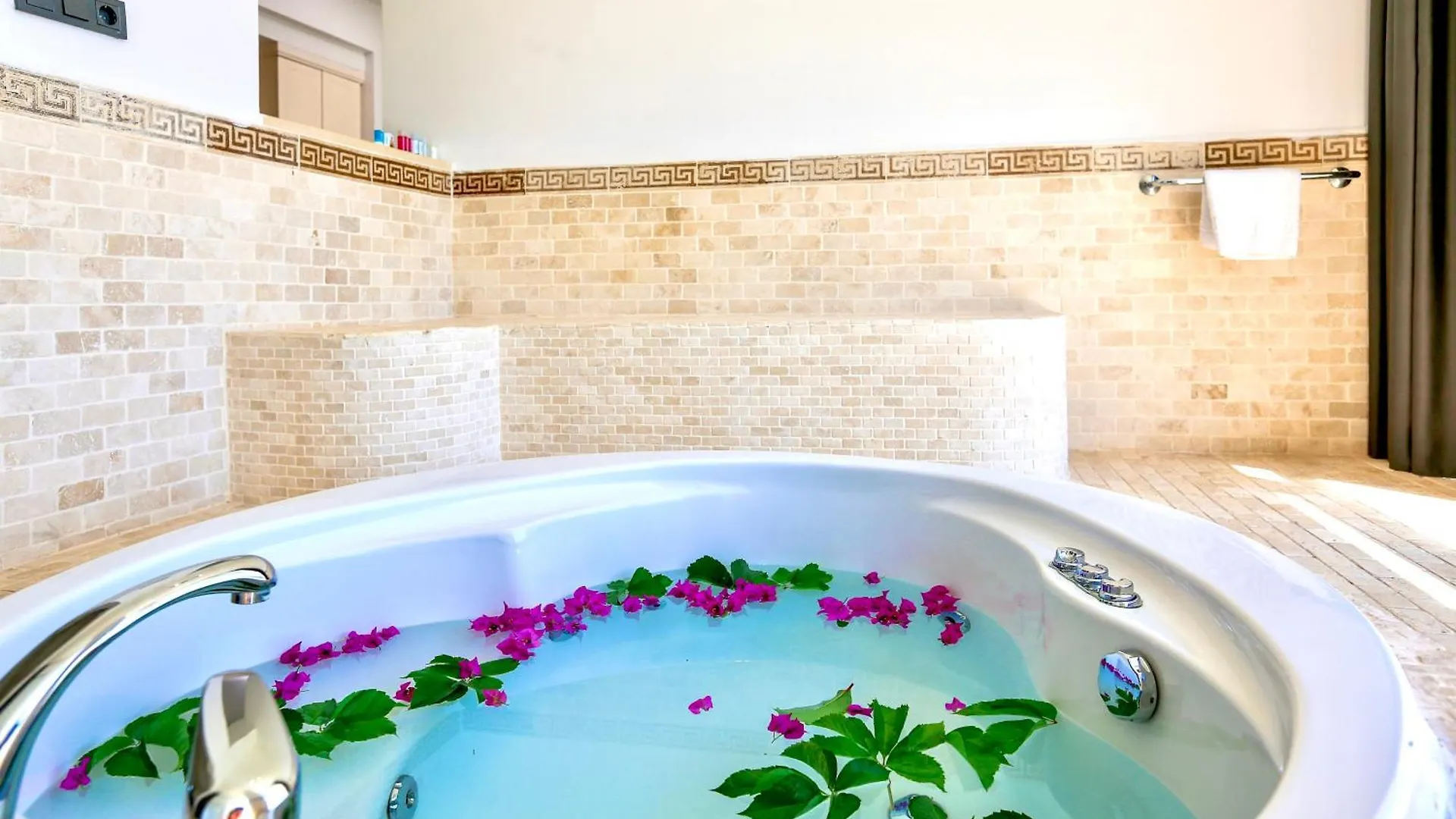 Tropical Deluxe Hotel Φετιγιέ